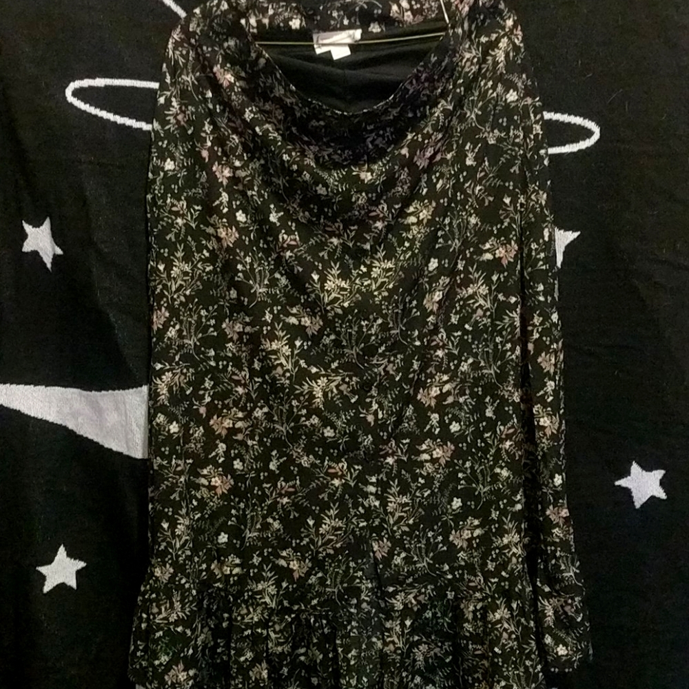 Floral, witchy vibe, gorgeous midi skirt
